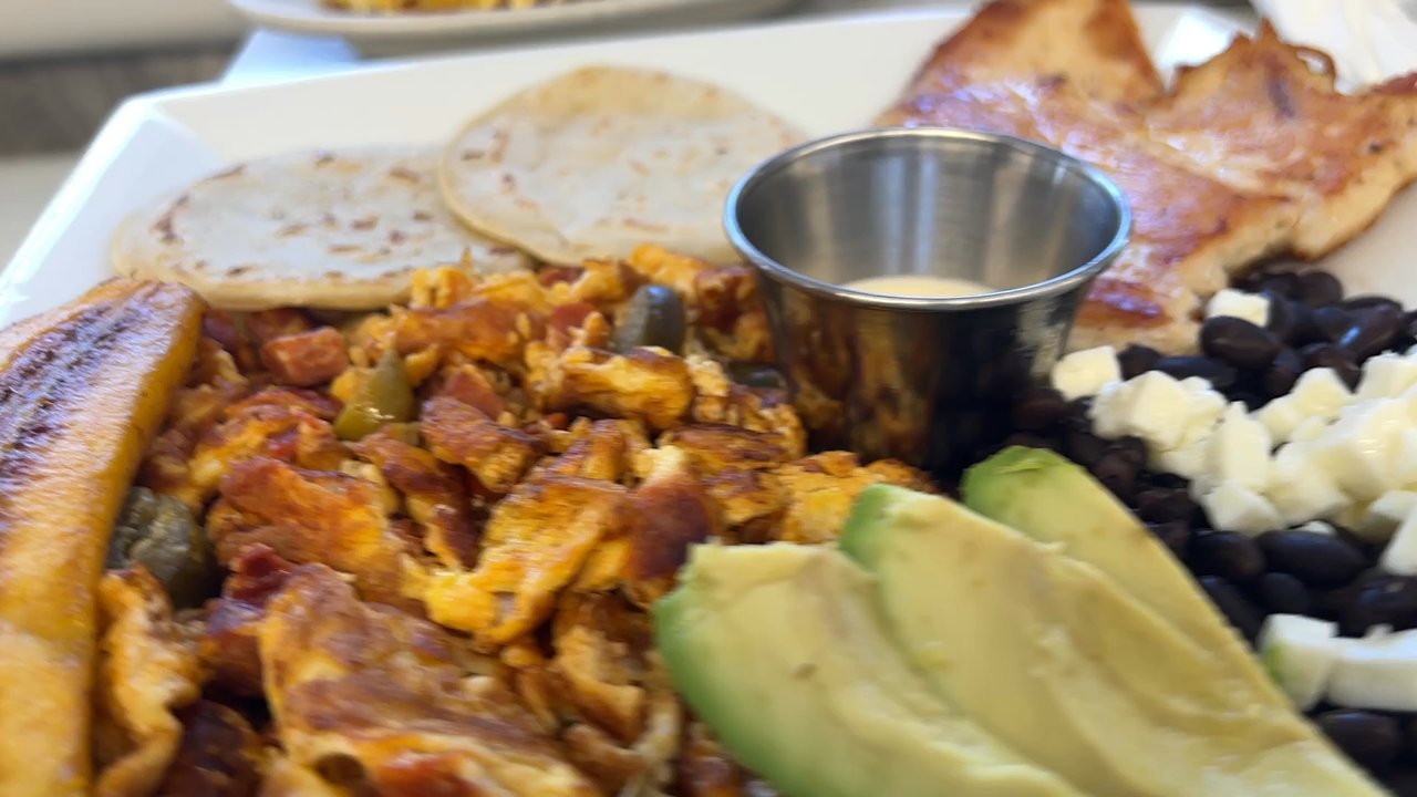 Chef's Diner - Huevos Ala Mexicana - Diners Near Me - Stamford, Connecticut