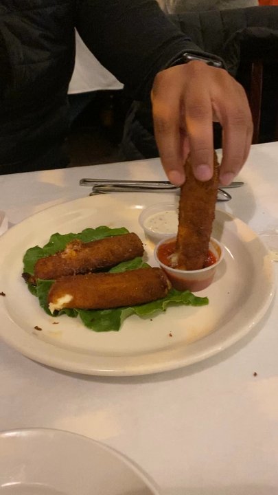 Greenwood Inn - Mozzarella Sticks - American Near Me - Warwick, Rhode Island