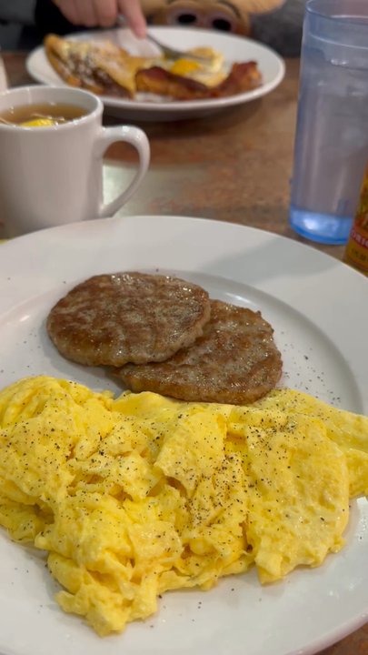 Windmill Cafe - Wonderful breakfast at Windmill Cafe!! - Armenian Near Me - Pella, Iowa