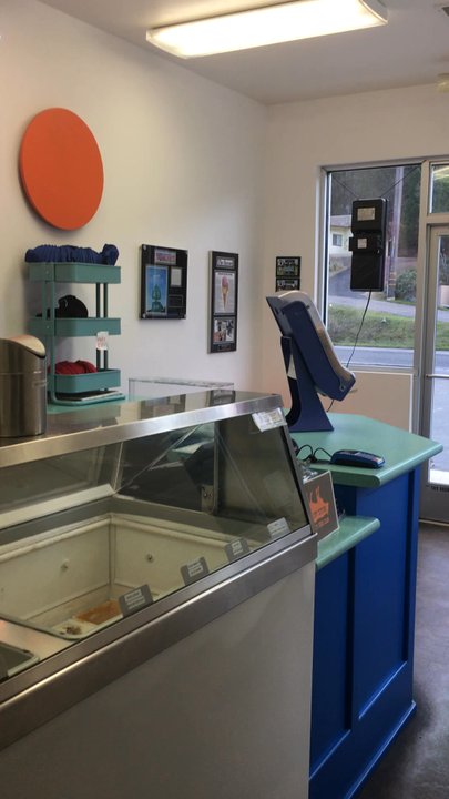 Munnerlyn's Ice Creamery - Ice Cream & Frozen Yogurt Near Me - Pine Grove, California