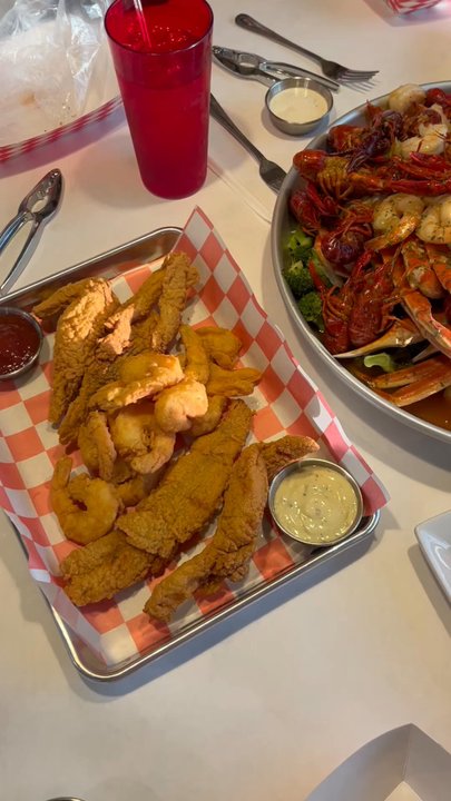 Mama's Crawfish N Wings - Seafood Near Me - Suwanee, Georgia