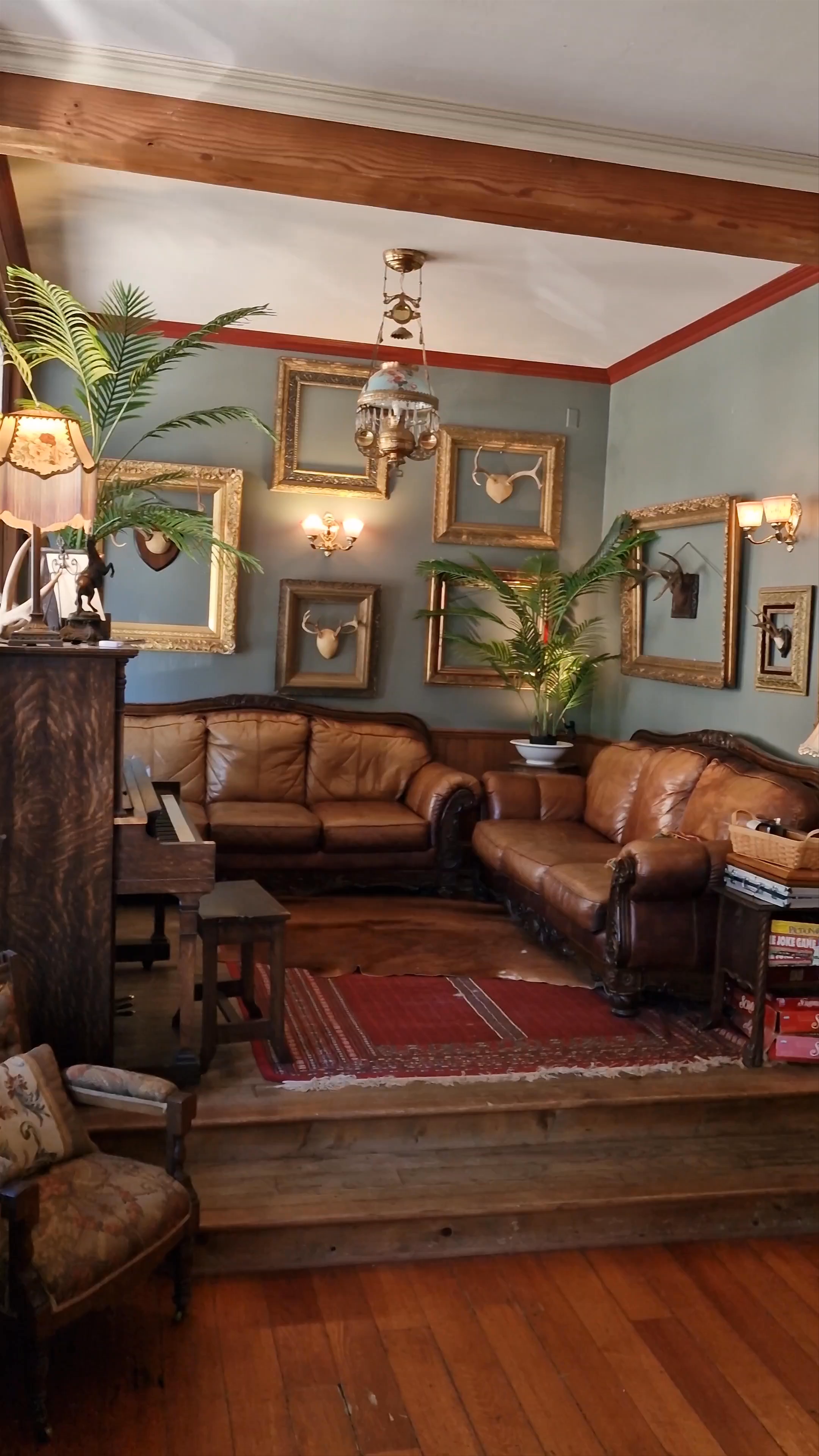 The Dutch Flat Hotel