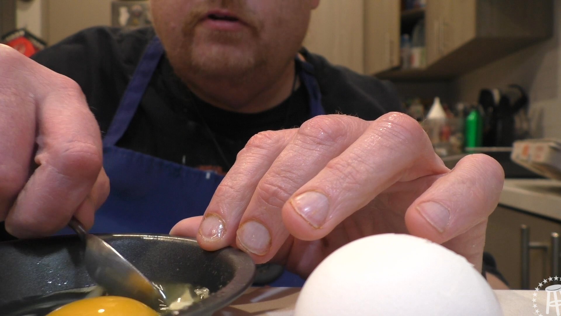 Tank Cooks Bacon and Eggs in the Air Fryer