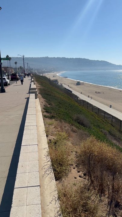 Redondo Beach - Beautiful day - Beaches Near Me - Redondo Beach, California