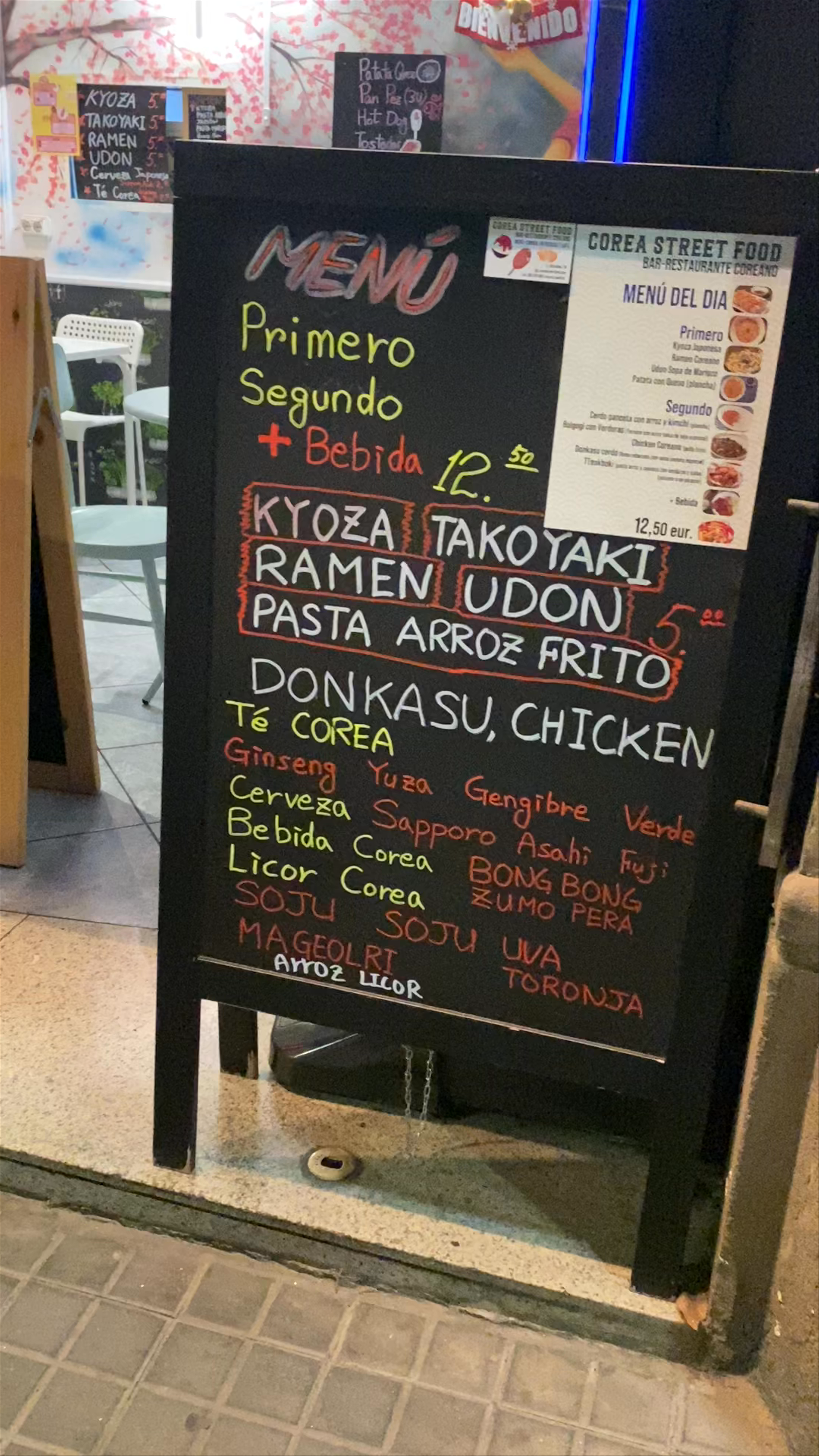 Korean Street Food Experience on Carrer d'Olzinelles, Barcelona