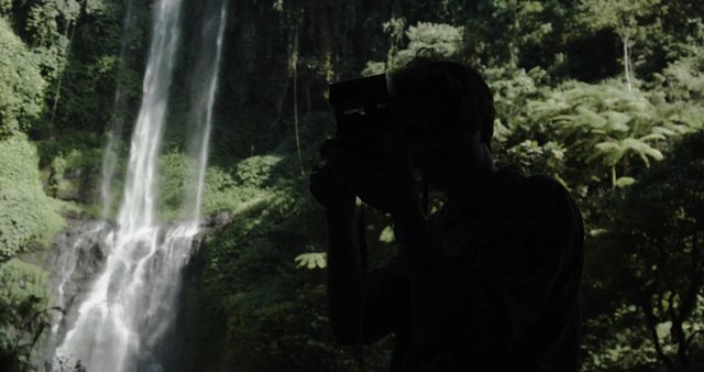 Photographing a waterfall