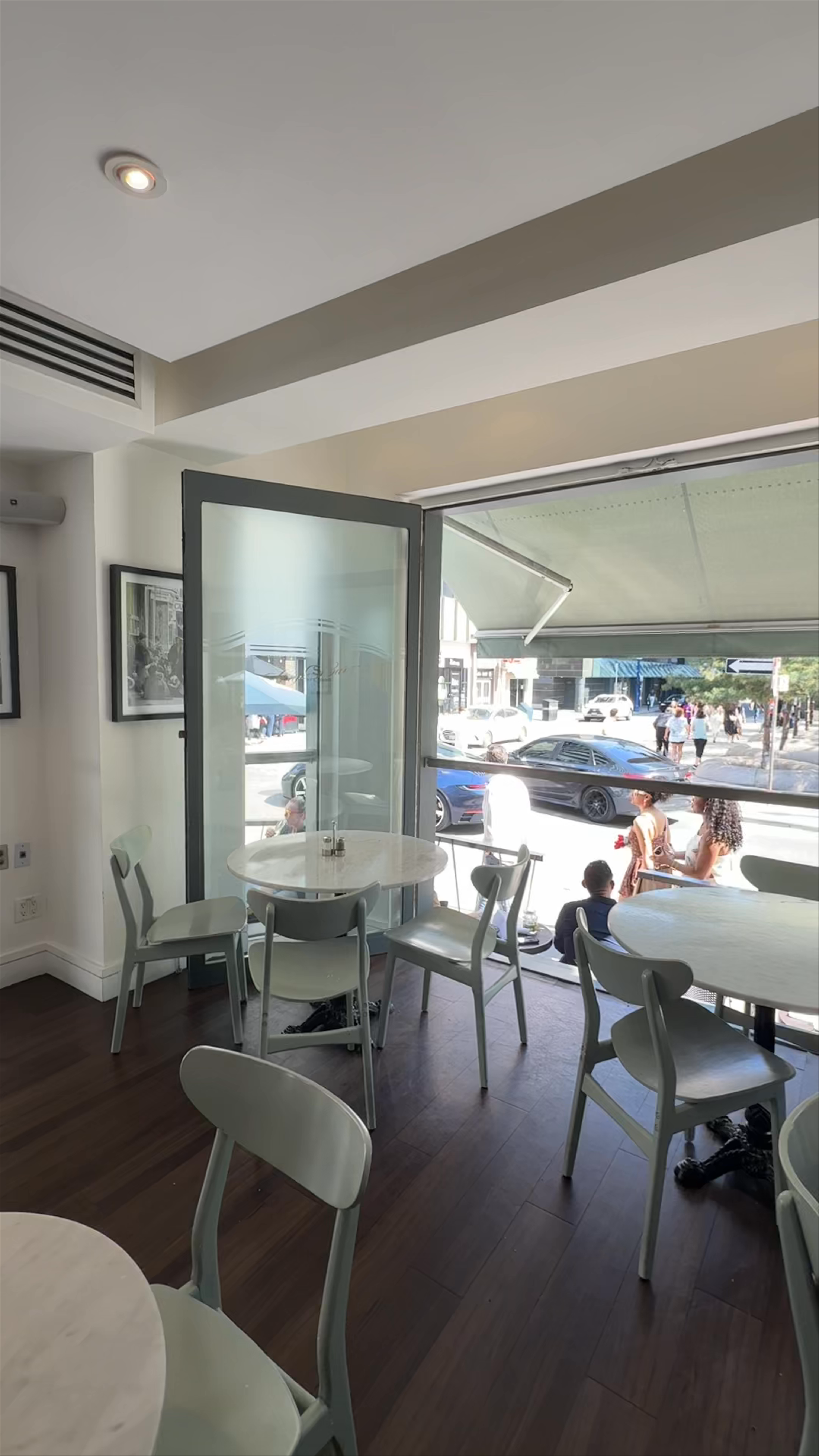 Sassafraz: Chic Dining Overlooking Bustling Cumberland Street, Toronto