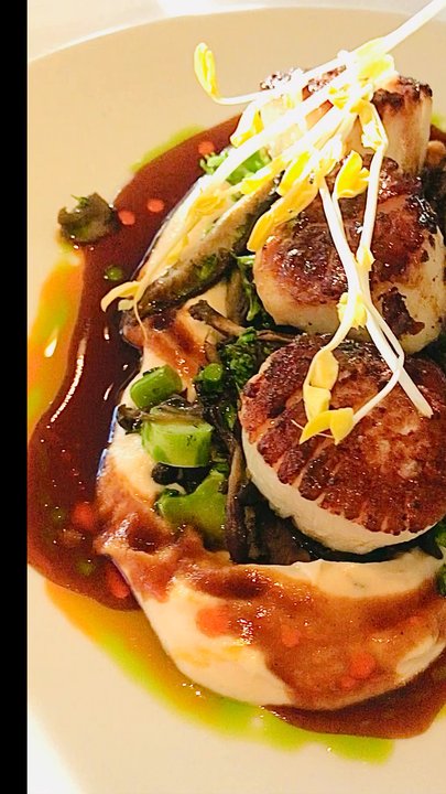 SeaGuini - Opal Sands Resort - Scallops, it comes with cut up broccolini, but the other ones were from the short rib entree - New American Near Me - Clearwater, Florida