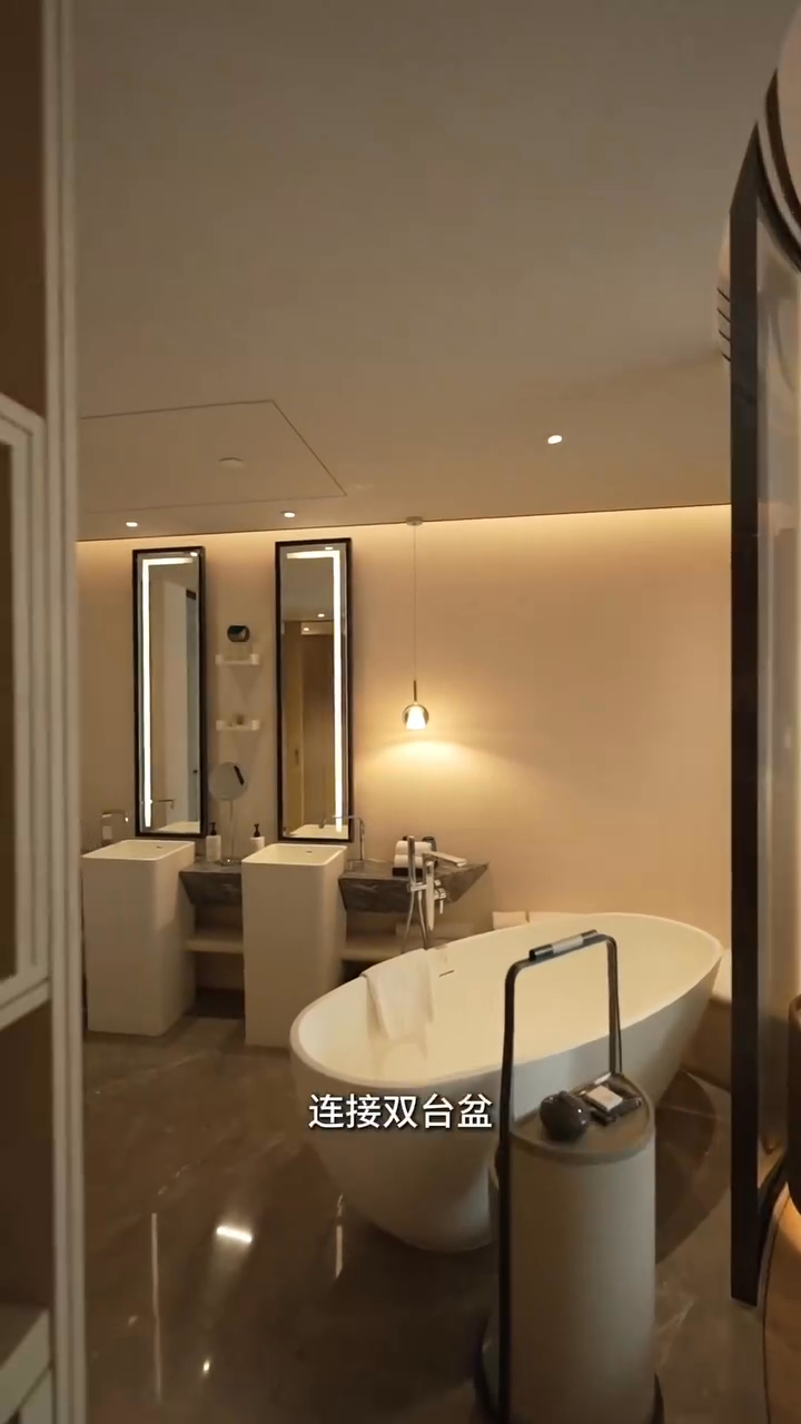 Stylish-hotel-bedroom-design-tips.