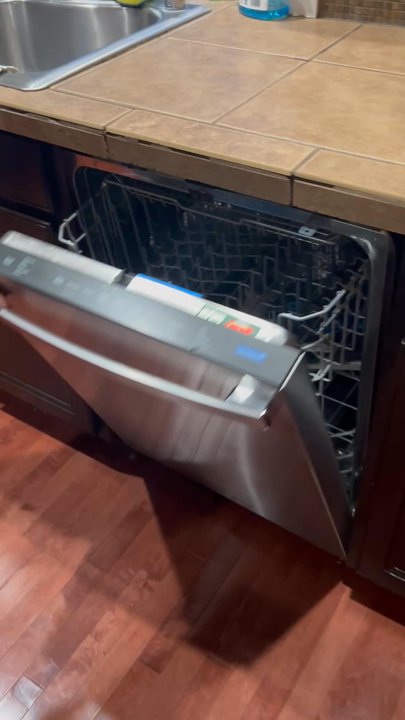 Lowe's Home Improvement - the piece that they didn't assemble. not attached to the countertop. leaning forward because they didn't level. The door don't close. - Appliances Near Me - Bonney Lake, Washington