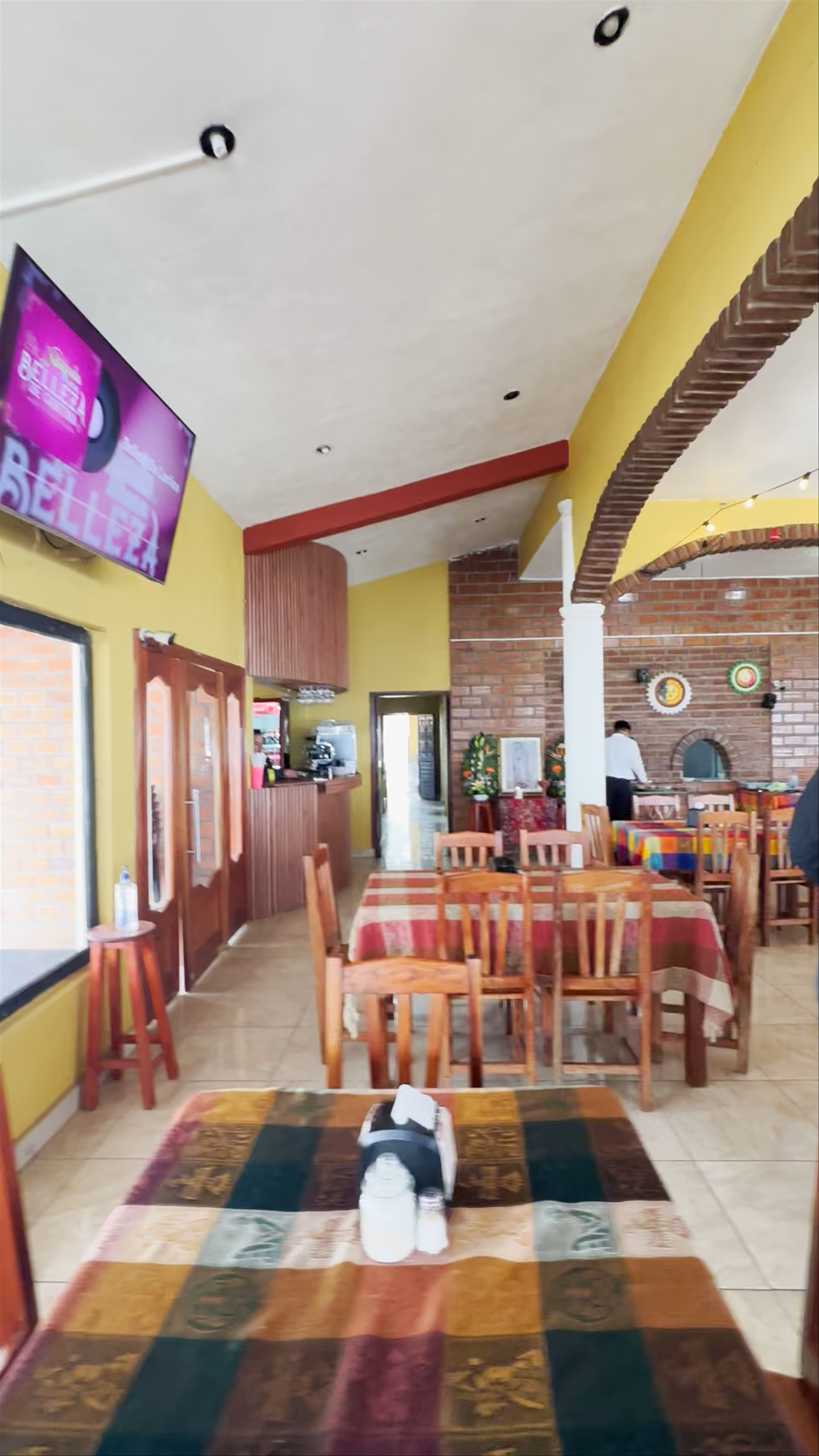 Restaurante San Lorenzo Autopista: Cozy Traditional Dining in Zinacantán, Chiapas