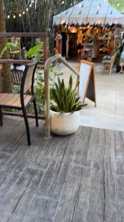 Devia Juice Bar - outdoor - Juice Bars & Smoothies Near Me - Miami, Florida