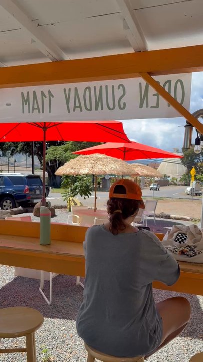 Ka'ala Kitchen - seating area - Food Trucks Near Me - Waialua, Hawaii