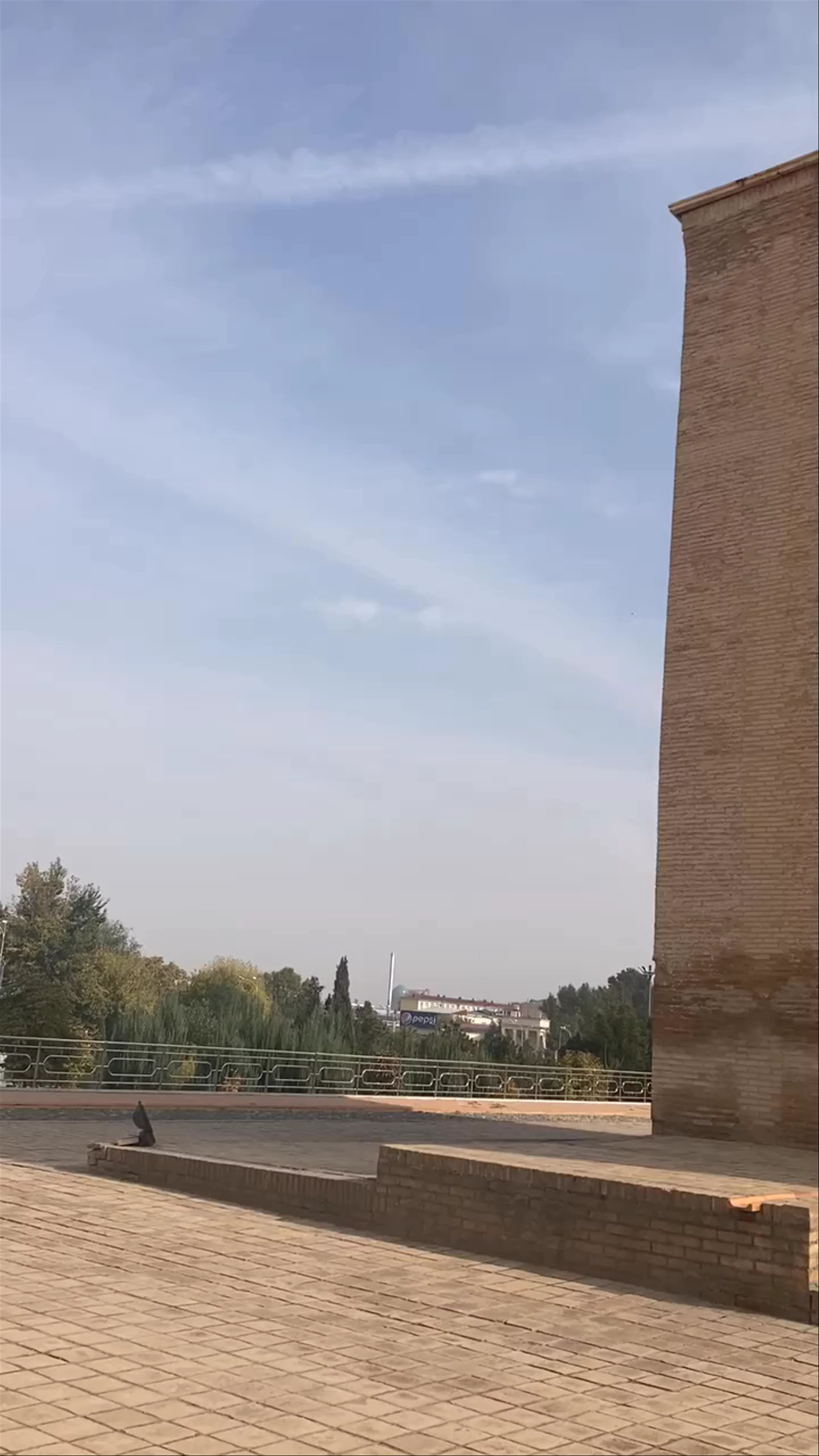 Ruhobod Maqbarasi, Registan Street