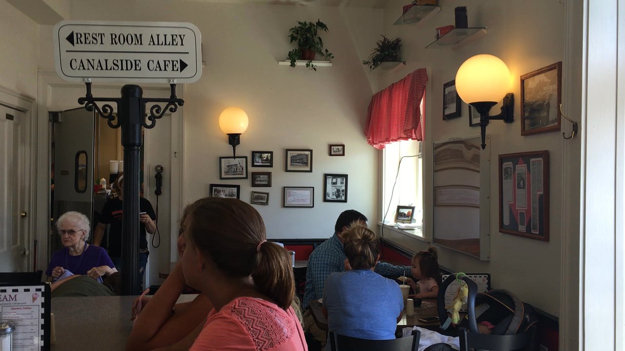 Hoppie's - Lunchtime at Hoppies - Ice Cream & Frozen Yogurt Near Me - Oxford, New York