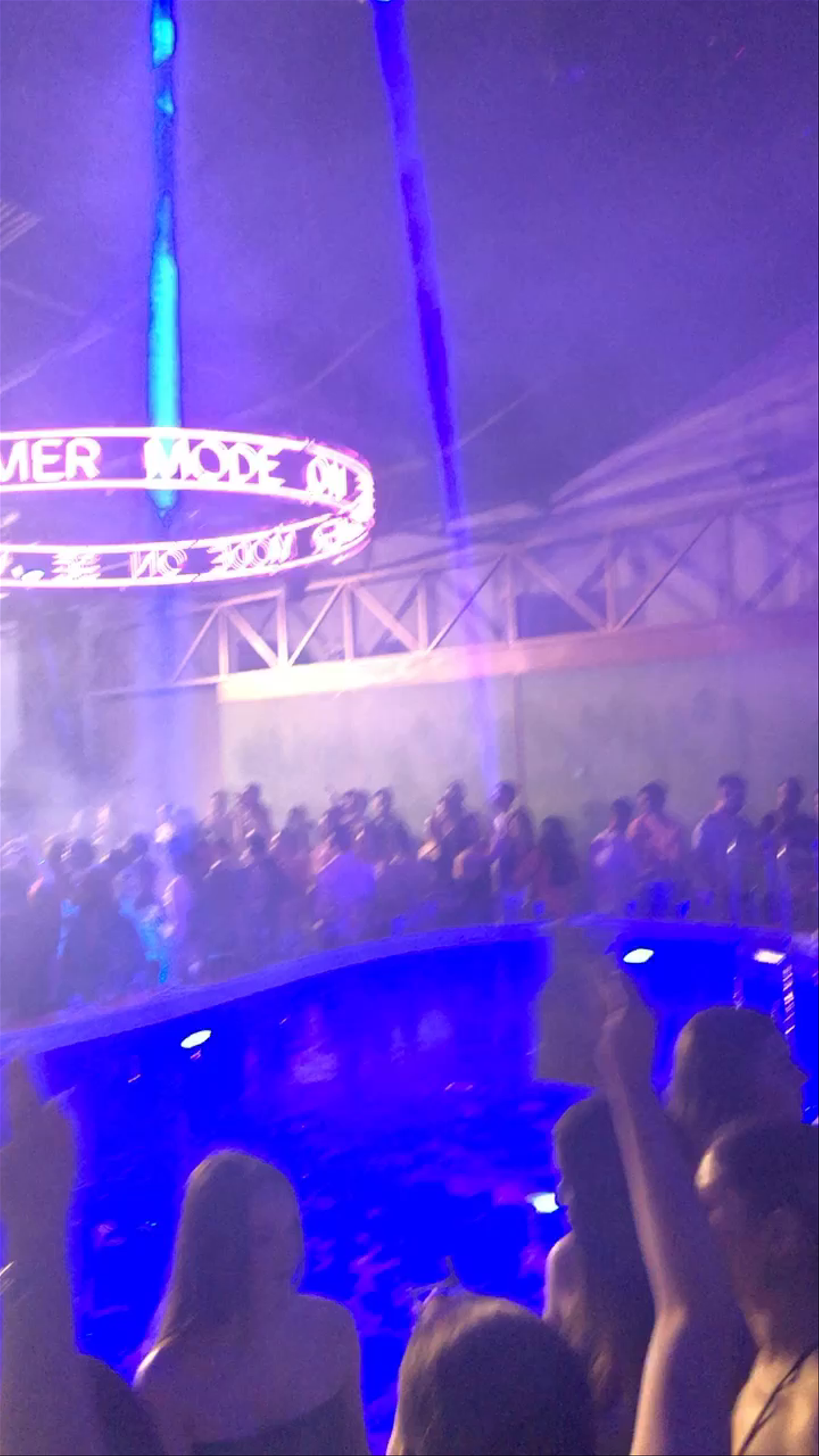 Elit Paradise Nightlife Experience in Nikaia, Greece