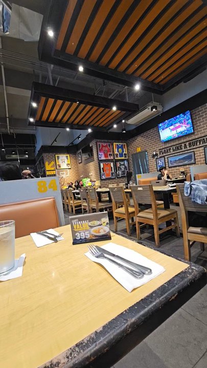 Buffalo Wild Wings - Inside the store - Burgers Near Me - Taguig, NCR