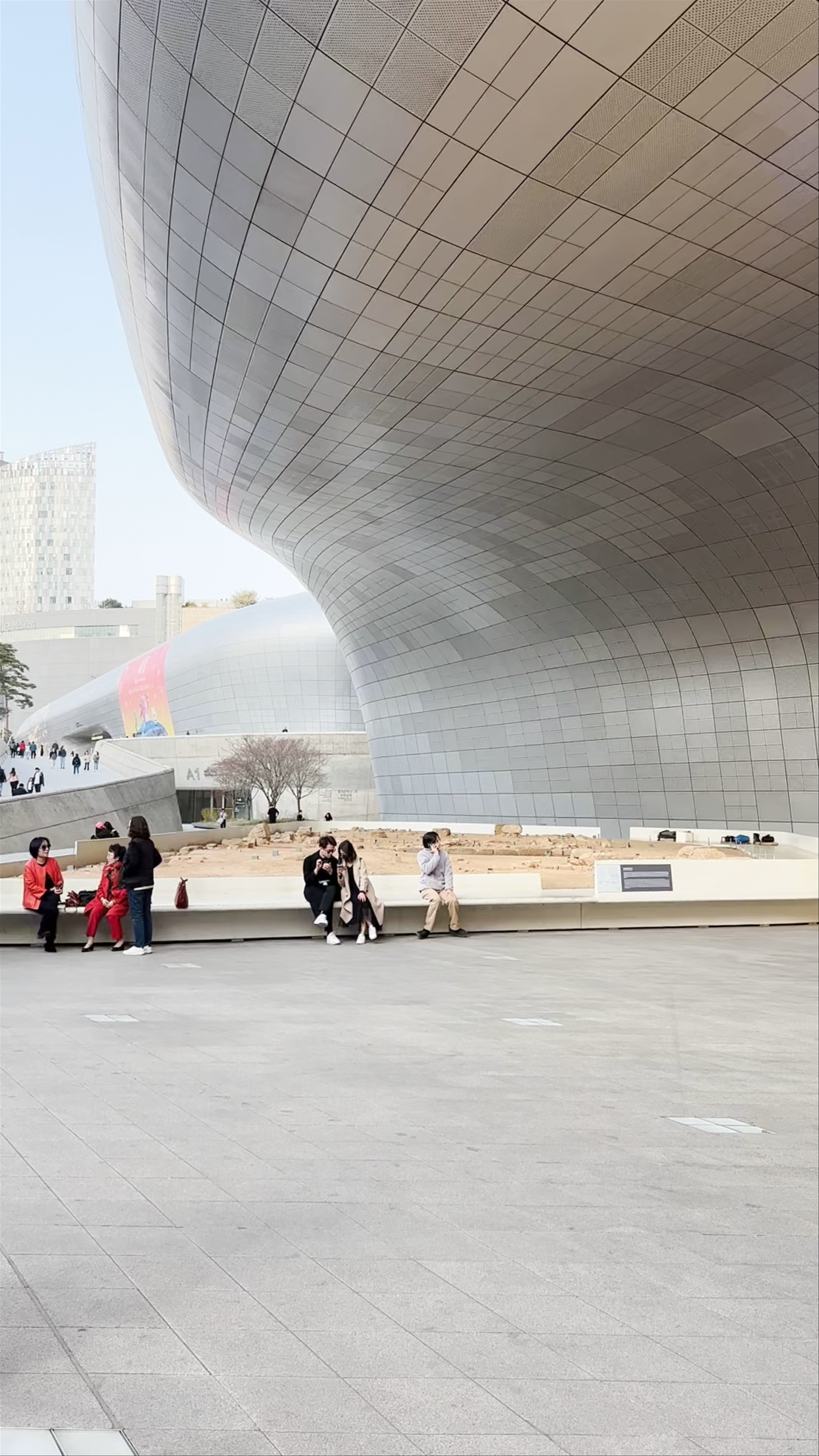 Dongdaemun Design Plaza (DDP): Futuristic Design Icon in Seoul