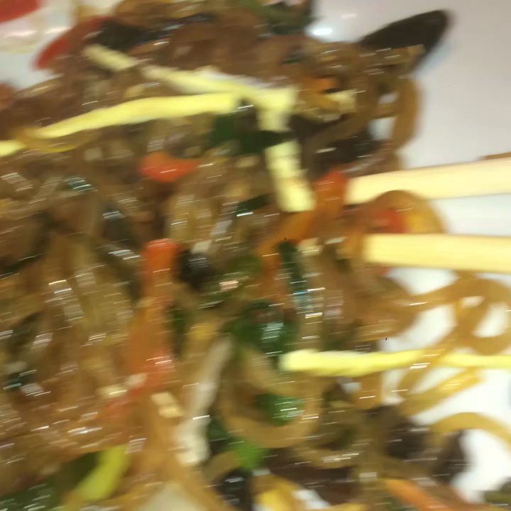 Happy Deli - Petit aperçu d'un dupbab bœuf, d'un dupbab poulet et d'un japchai sur le côté - Korean Near Me - Paris, 75