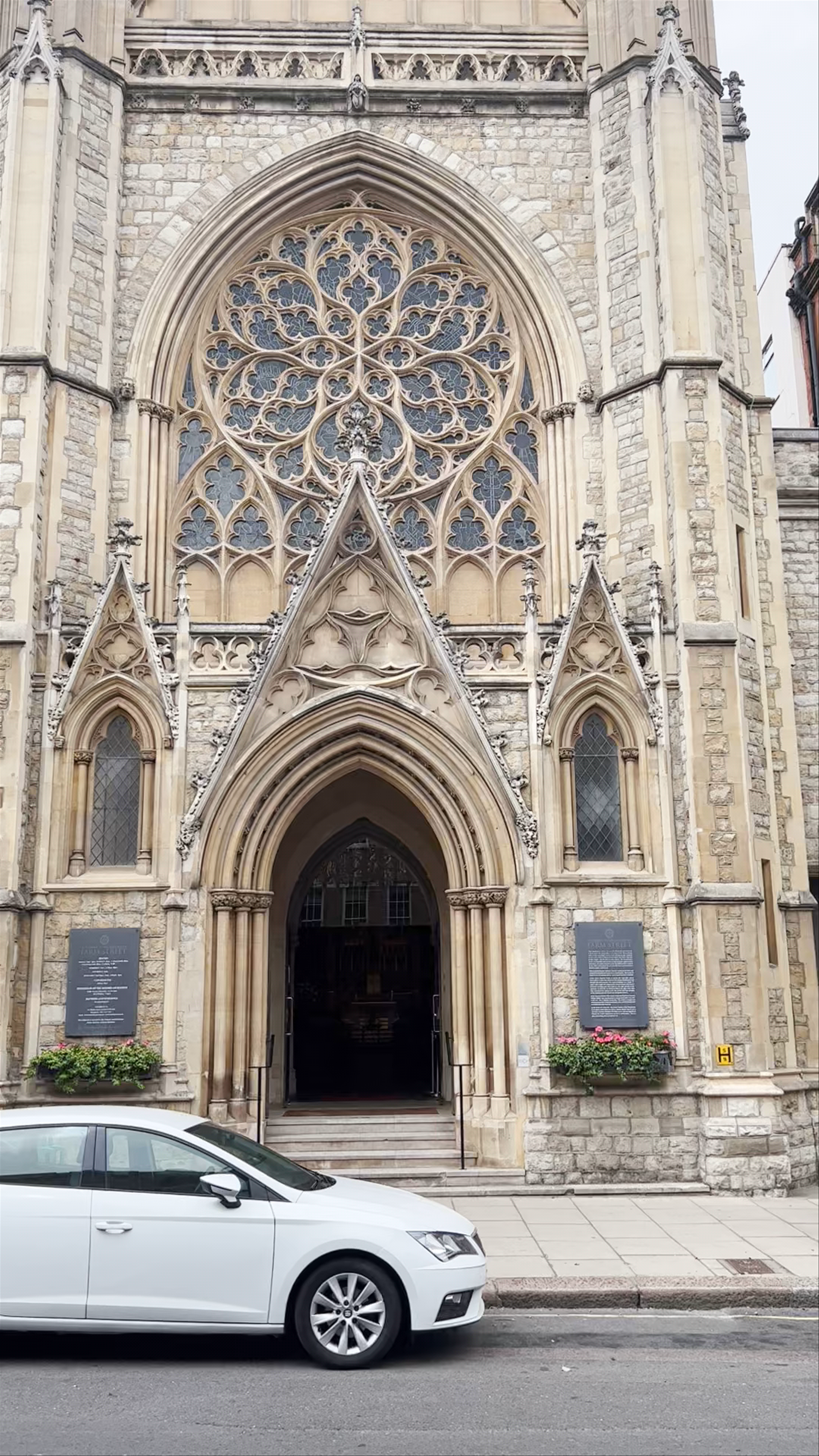 Farm Street Church: Gothic Grandeur in the Heart of London