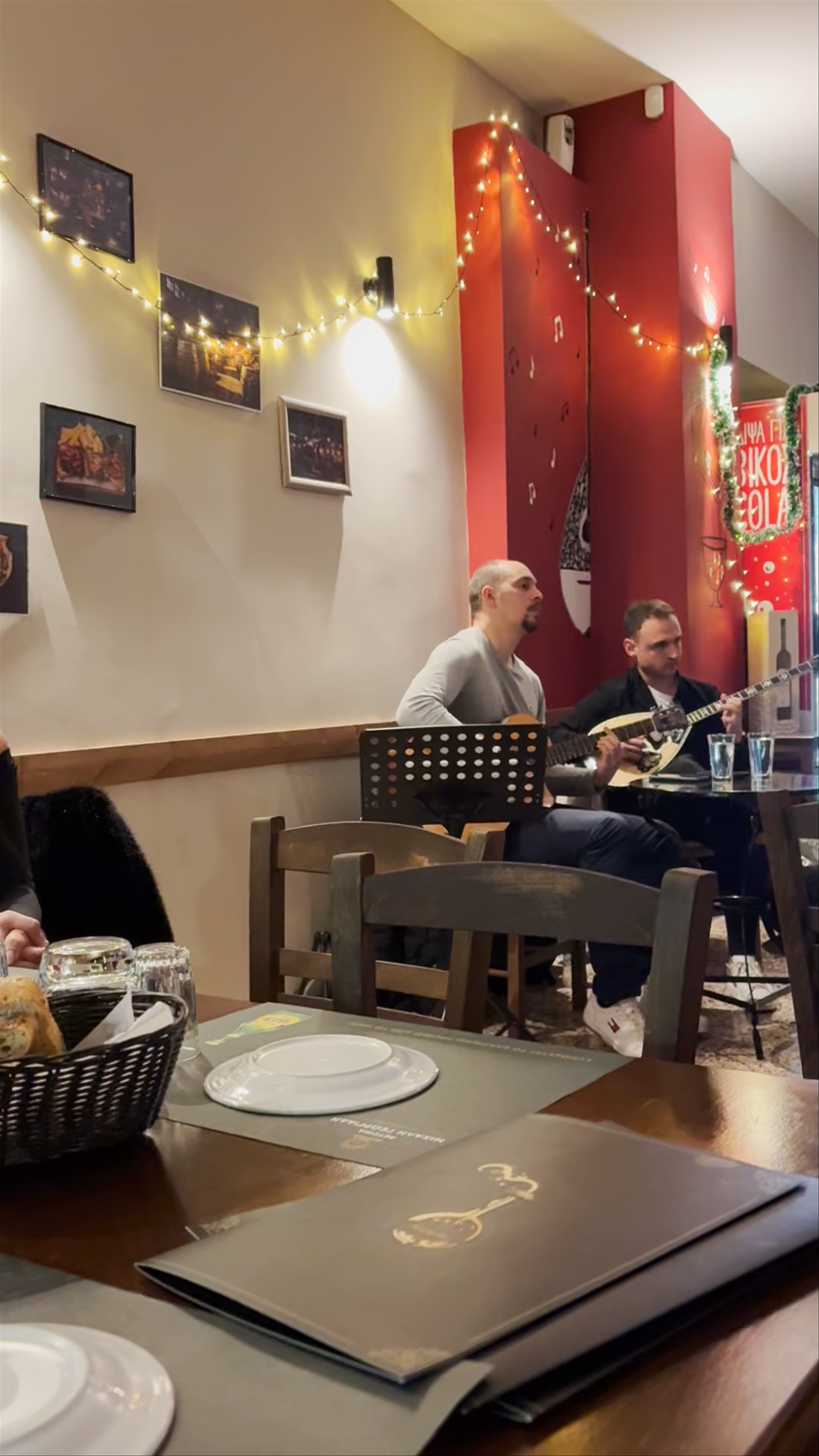 Αλχημείες: Live Greek Music & Cozy Tavern Atmosphere in Thessaloniki