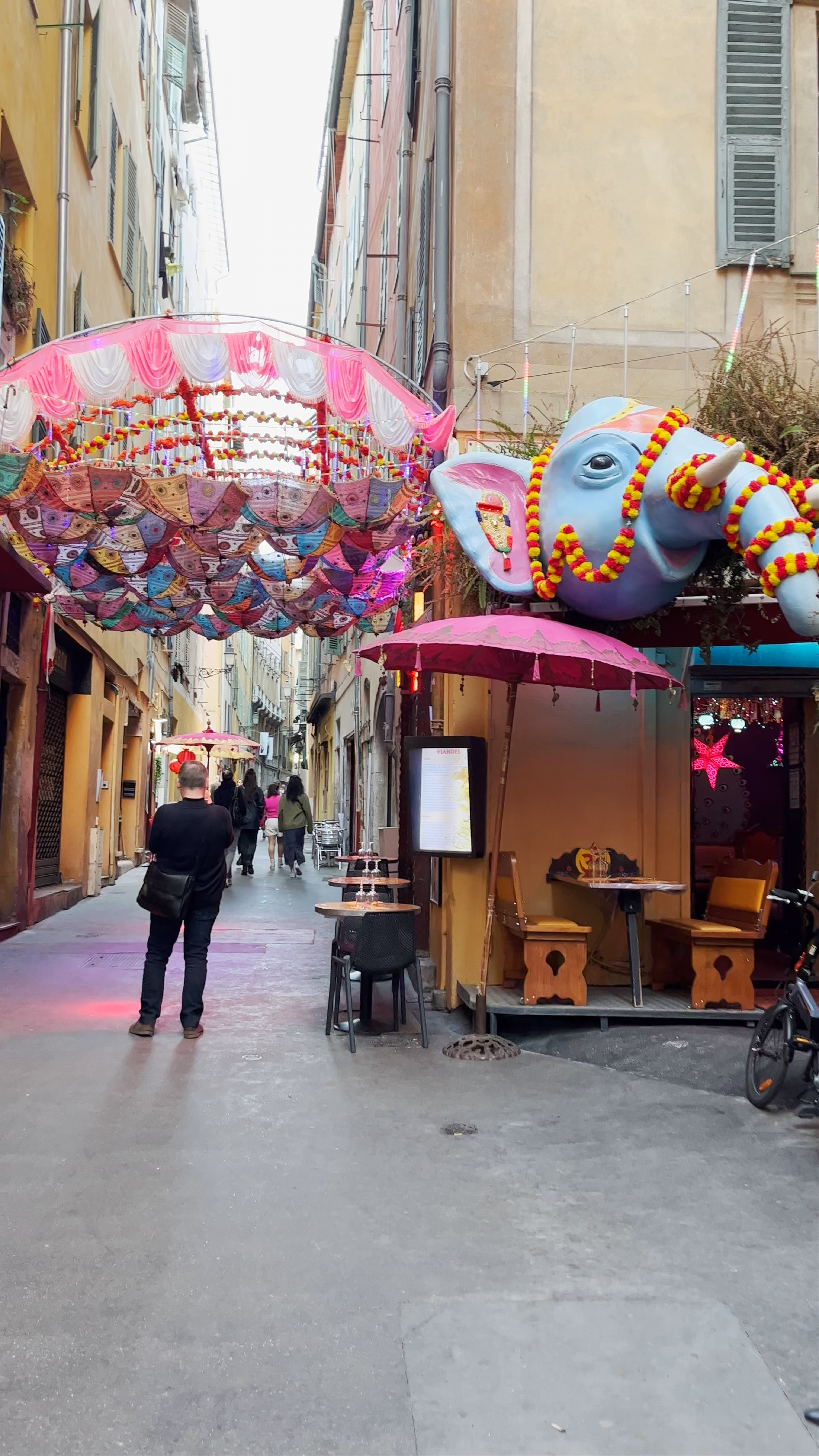 Indian Lounge: A Colorful Cultural Escape in the Heart of Nice