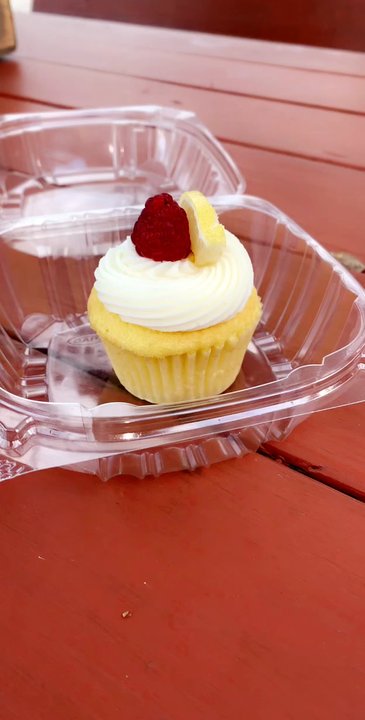 Oh Yeah Cakes - Lemon raspberry - Bakeries Near Me - San Antonio, Texas