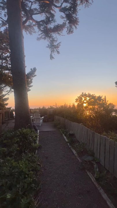 Ocean House - Sunset - Hotels Near Me - Newport, Oregon