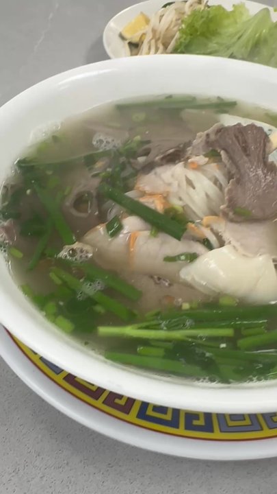 Pho 97 - Phnom Phnom Noodle Soup!!!! - Vietnamese Near Me - Honolulu, Hawaii