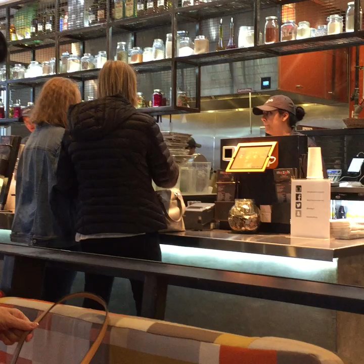 Mezeh - A fun atmosphere that is clean and friendly - Mediterranean Near Me - Henrico, Virginia