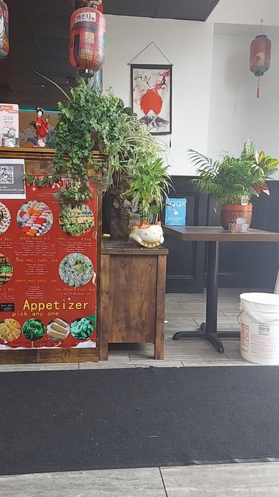 Sushi House - Sushi Bars Near Me - Teaneck, New Jersey