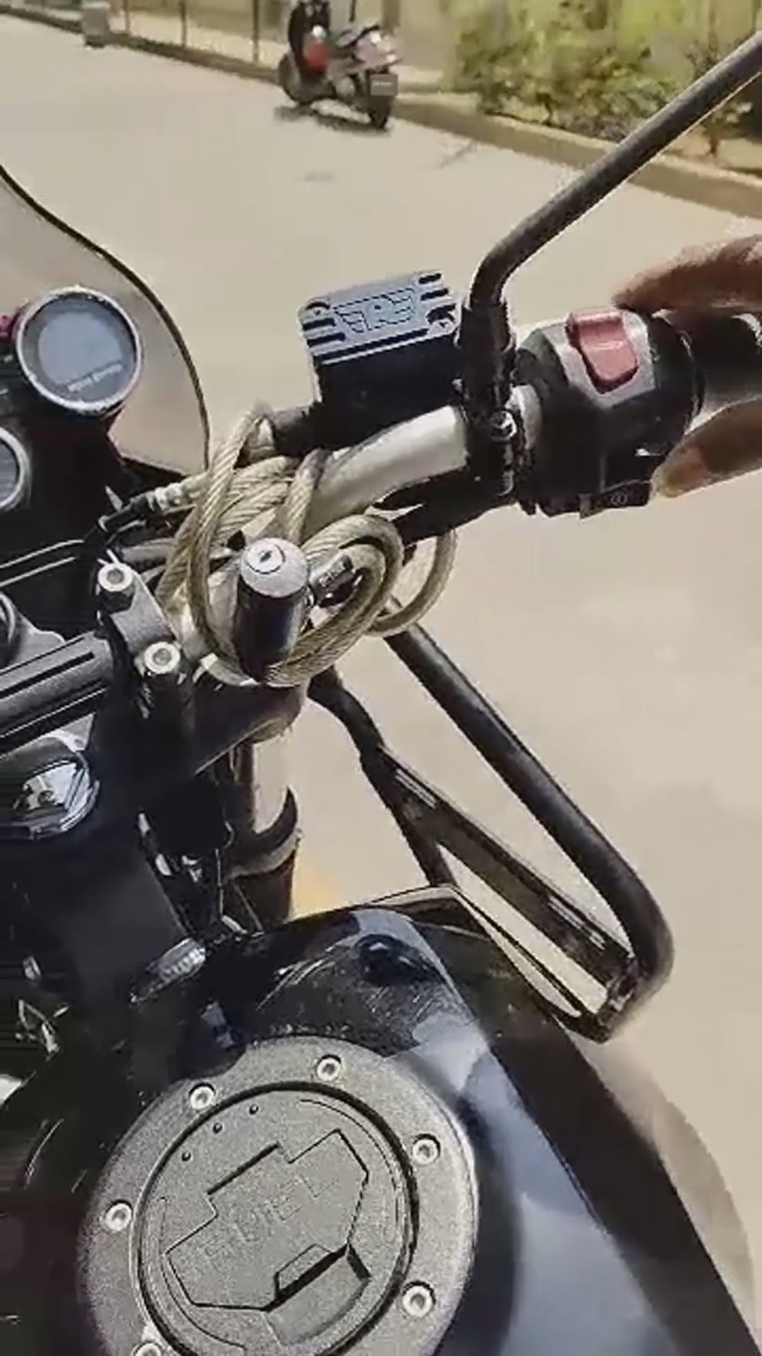 Walk-around video thumbnail