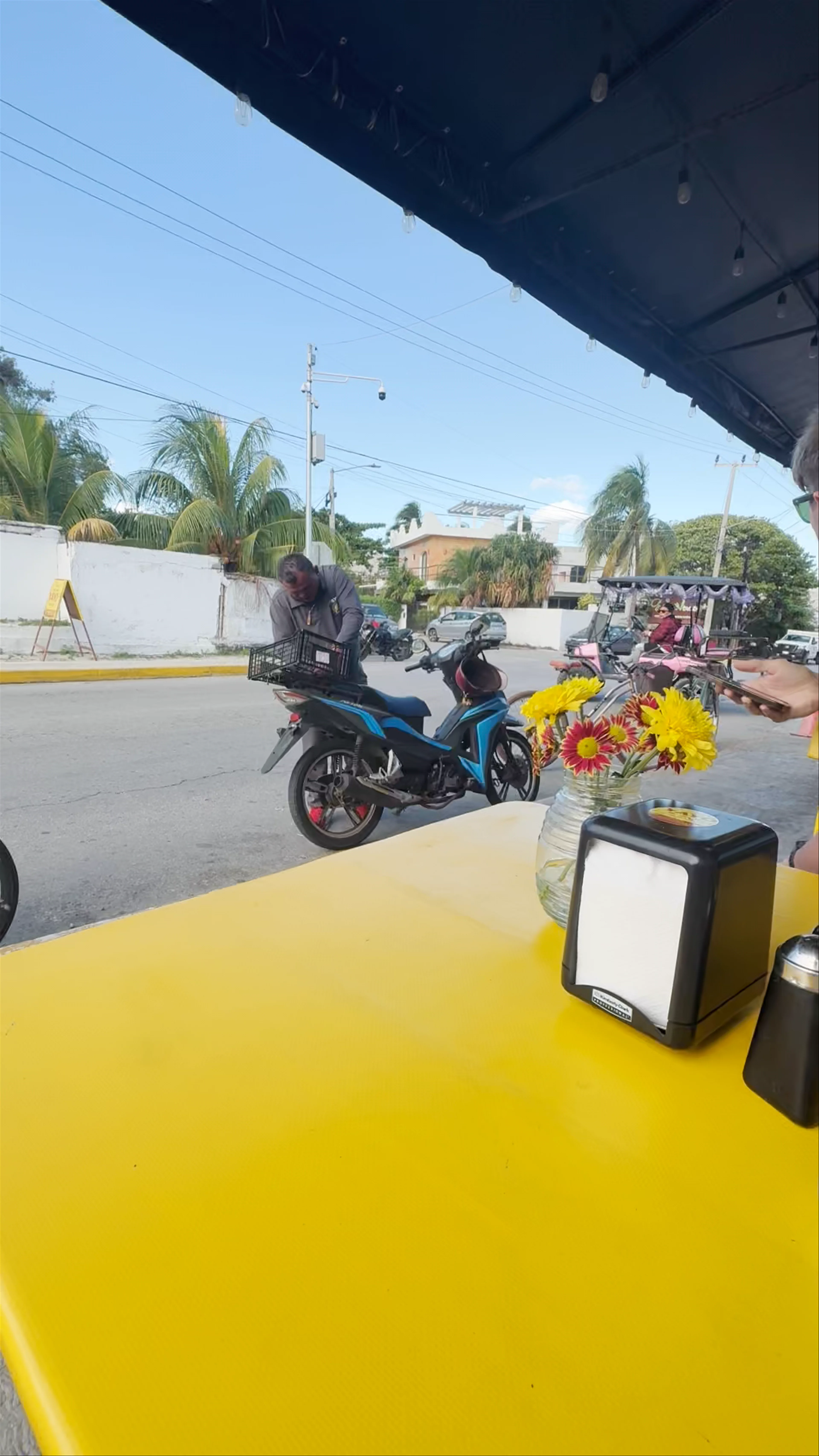YAYO, Avenida Rueda Medina, Salinas, Isla Mujeres