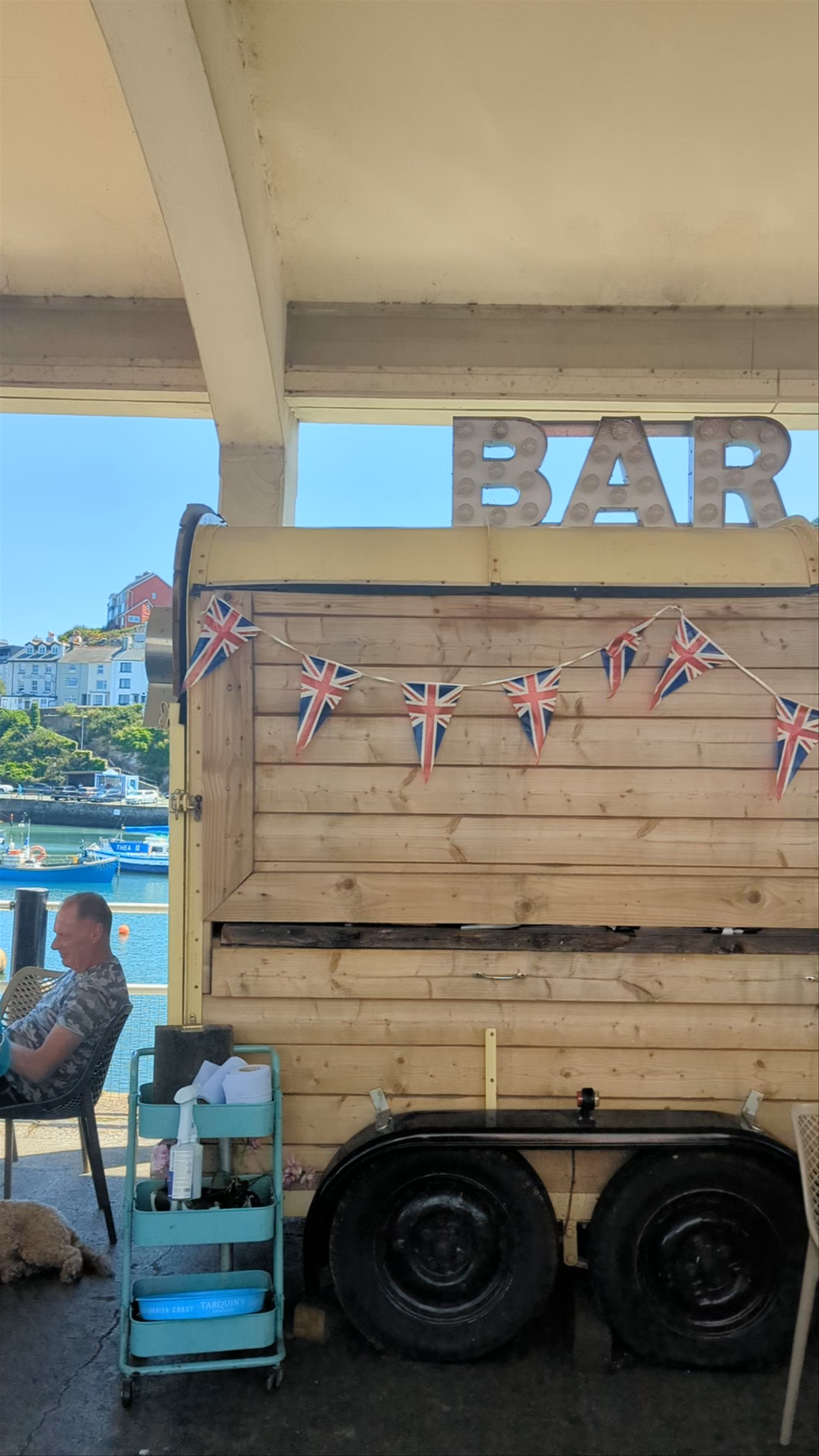 Liberty - Cocktail Bar & Cafe