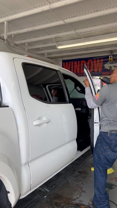 R & H Tinting Window - Takes their time to make sure everything turns out great. - Car Window Tinting Near Me - Downey, California