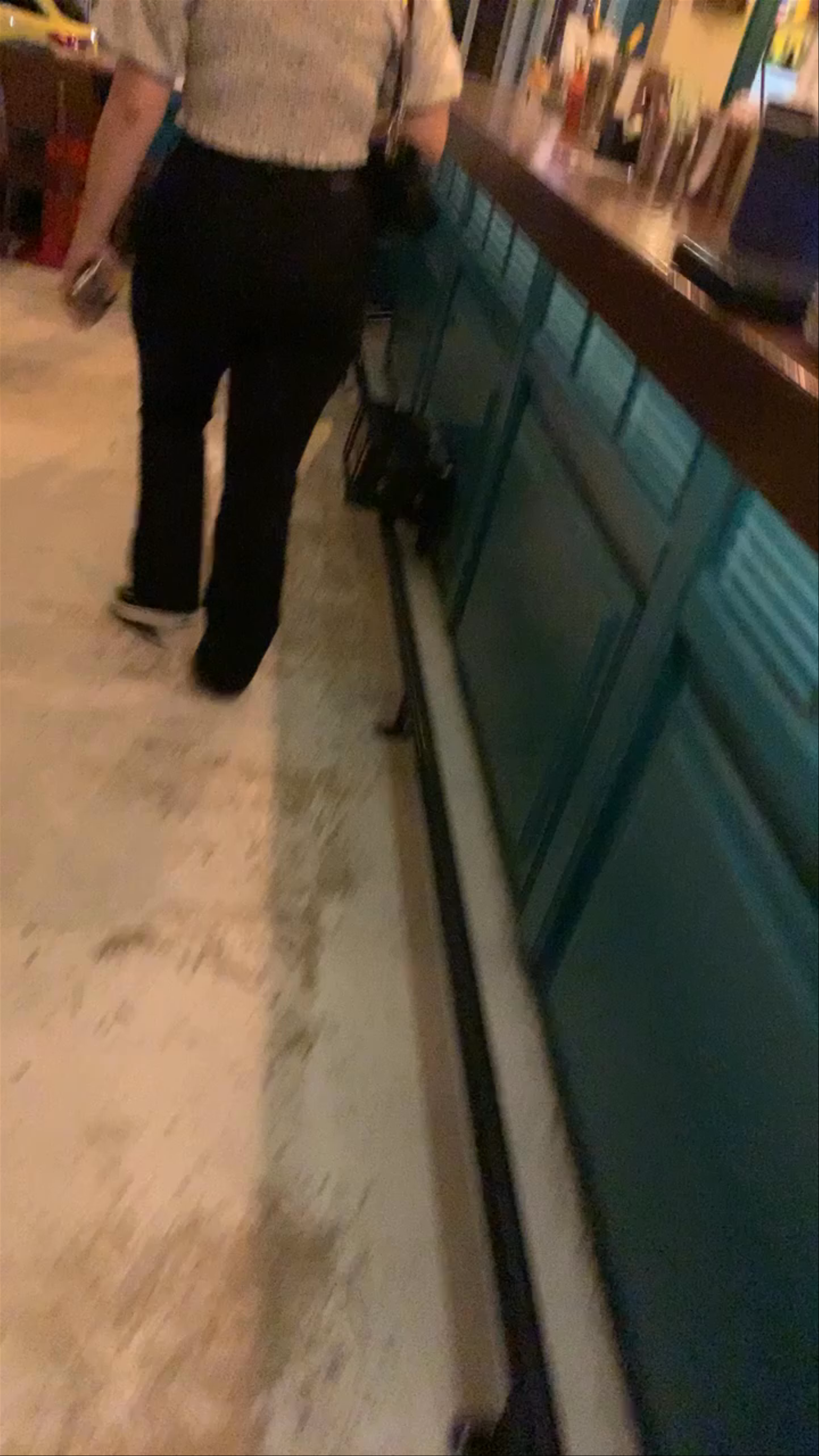 Cozy Night Vibes at Βάτραχος Bar in Veria, Greece