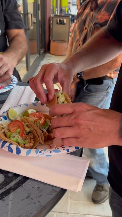 Big Rig Tacos - FRESH AND HOT! 3 tacos that were tasty!! - Food Trucks Near Me - Melrose Park, Illinois