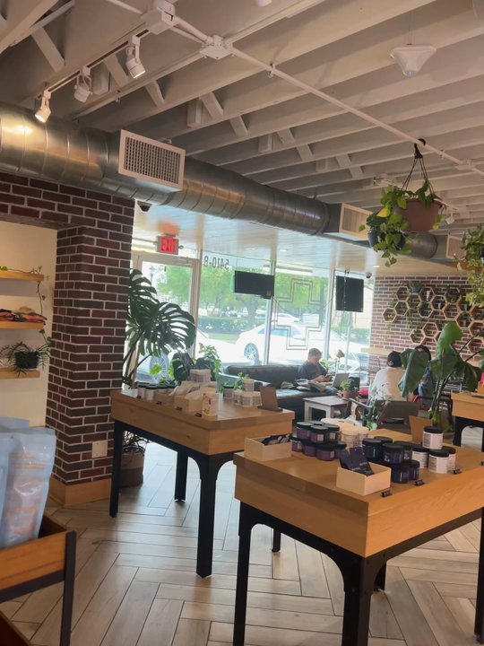 Grinder’s Coffee Bar - Coffee & Tea Near Me - Houston, Texas