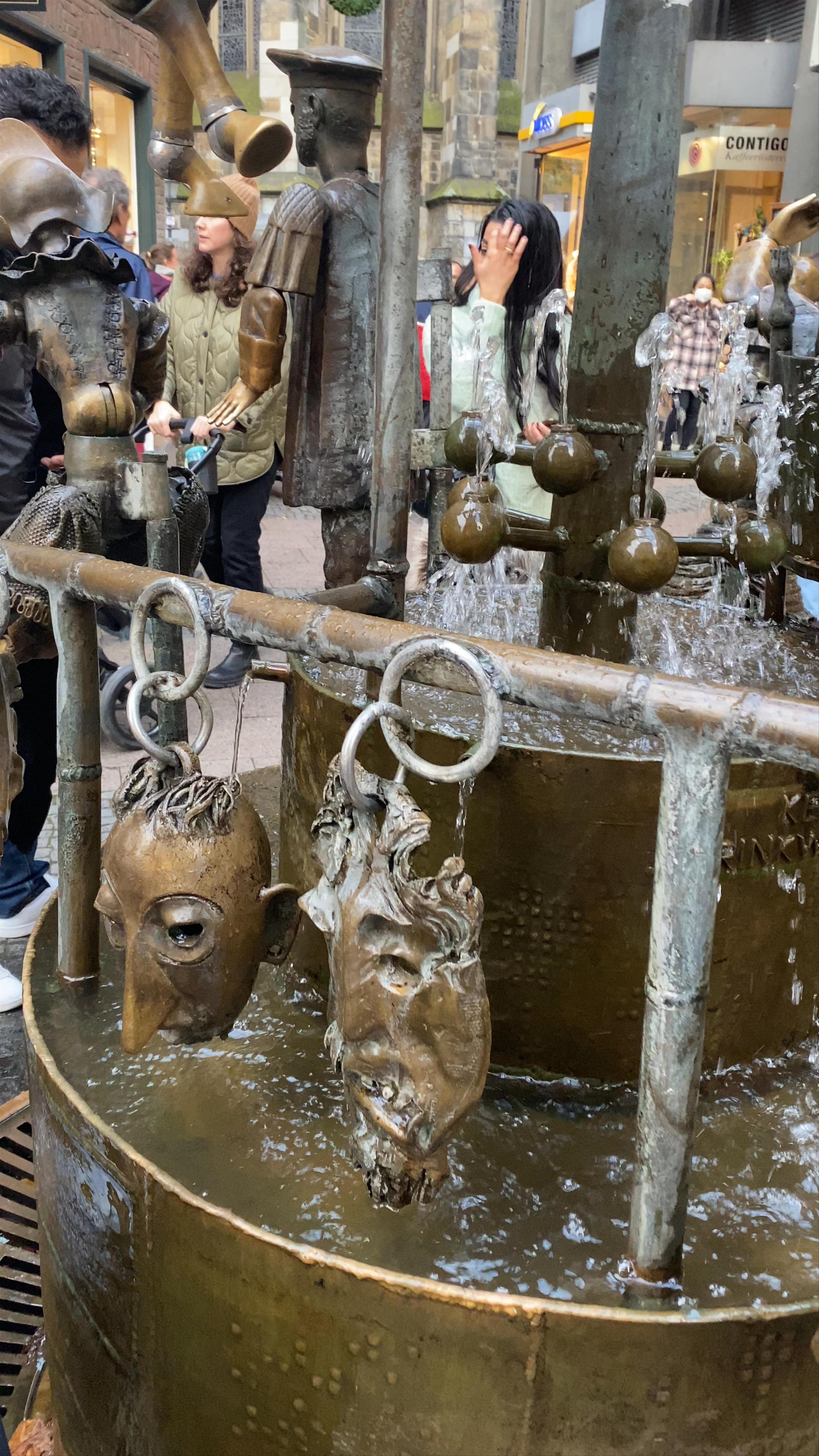 Puppenbrunnen - Puppet Fountain