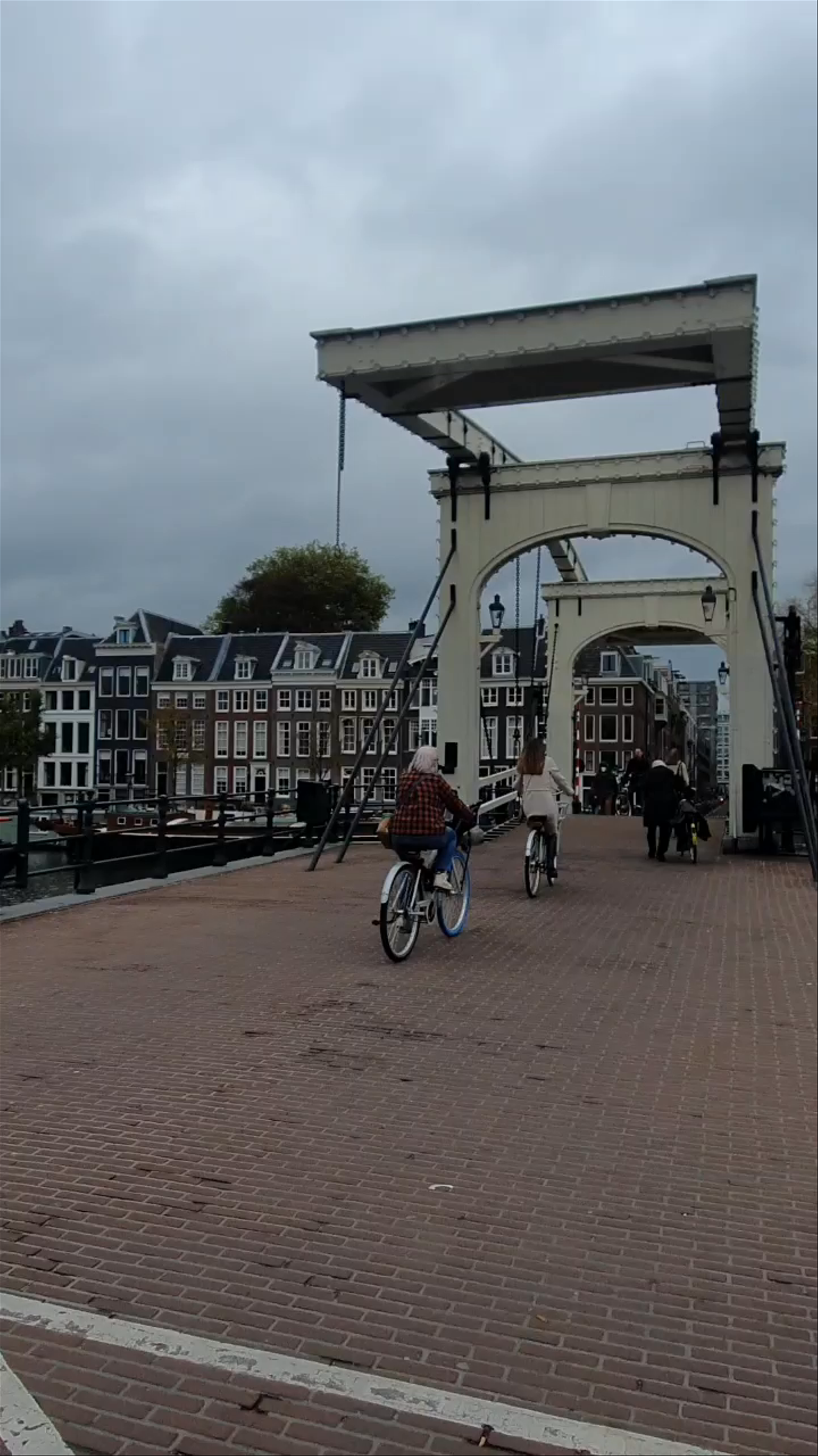 Magere Brug: Iconic White Drawbridge in Amsterdam