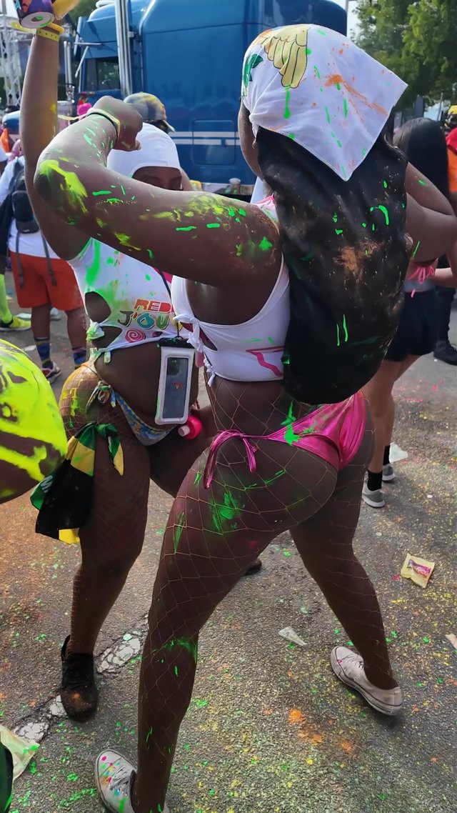 VIRGIN ISLANDS DOUBLE WHINE......