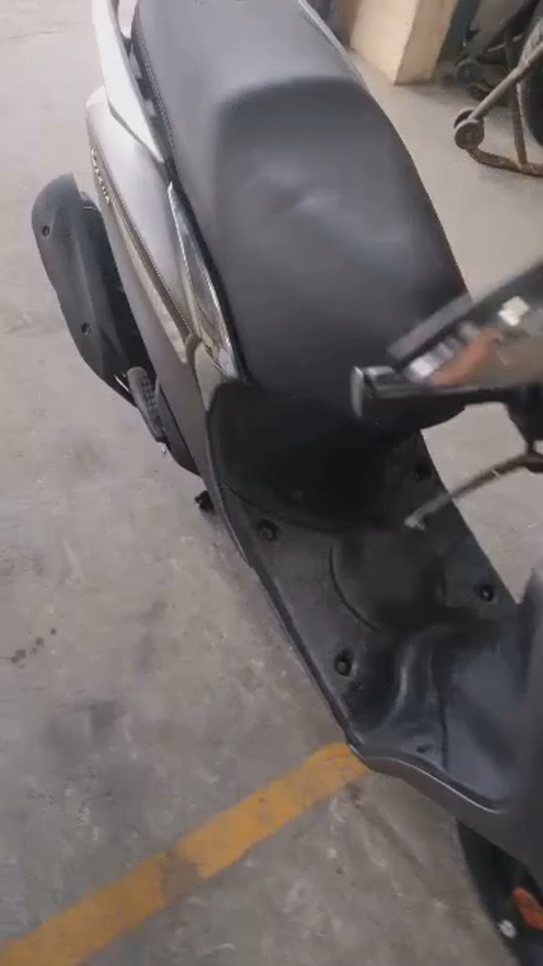 Walk-around video thumbnail