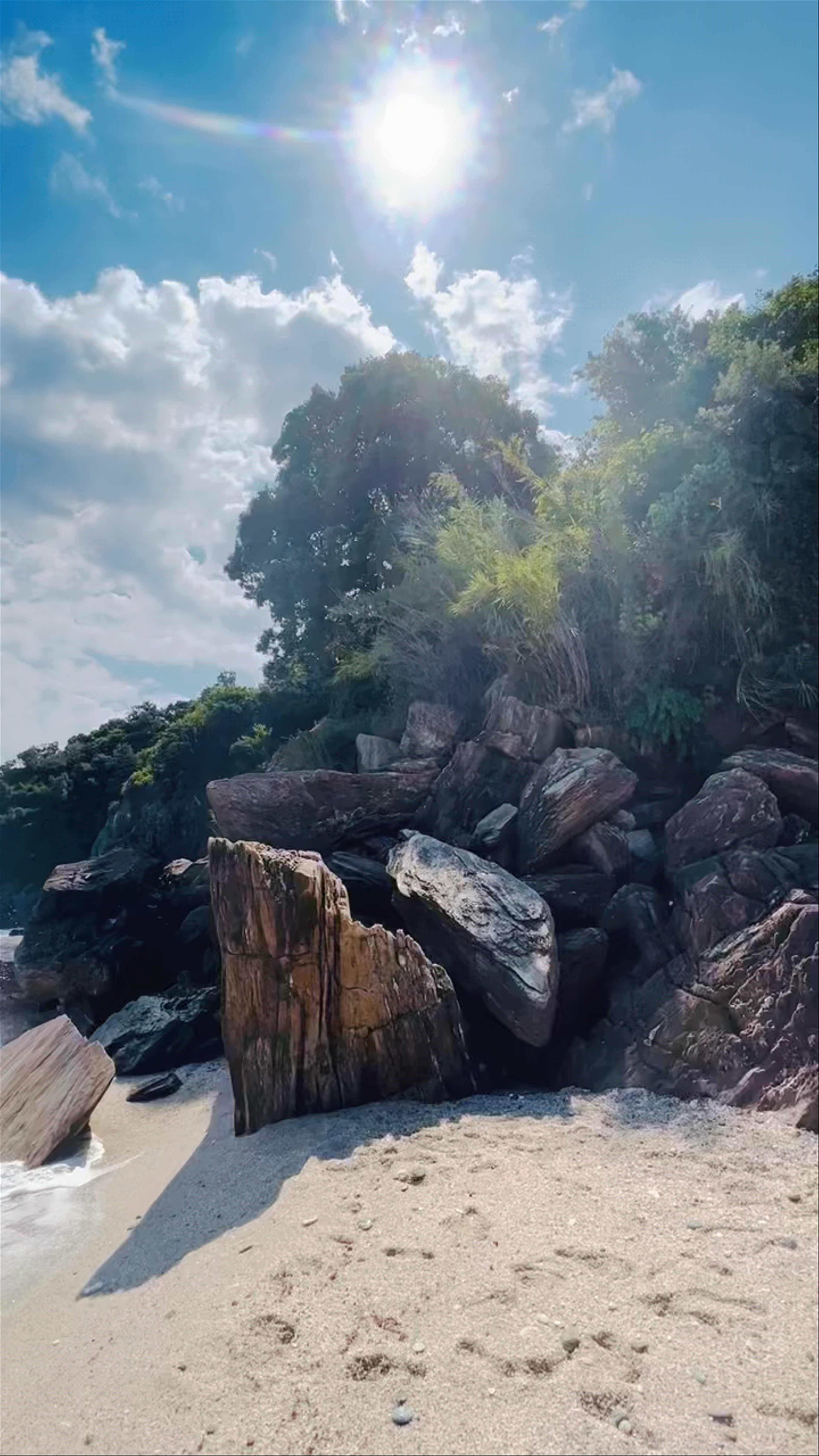 Αγιοι Σαράντα Beach Escape: Secluded Rocky Shores in Zagora, Greece