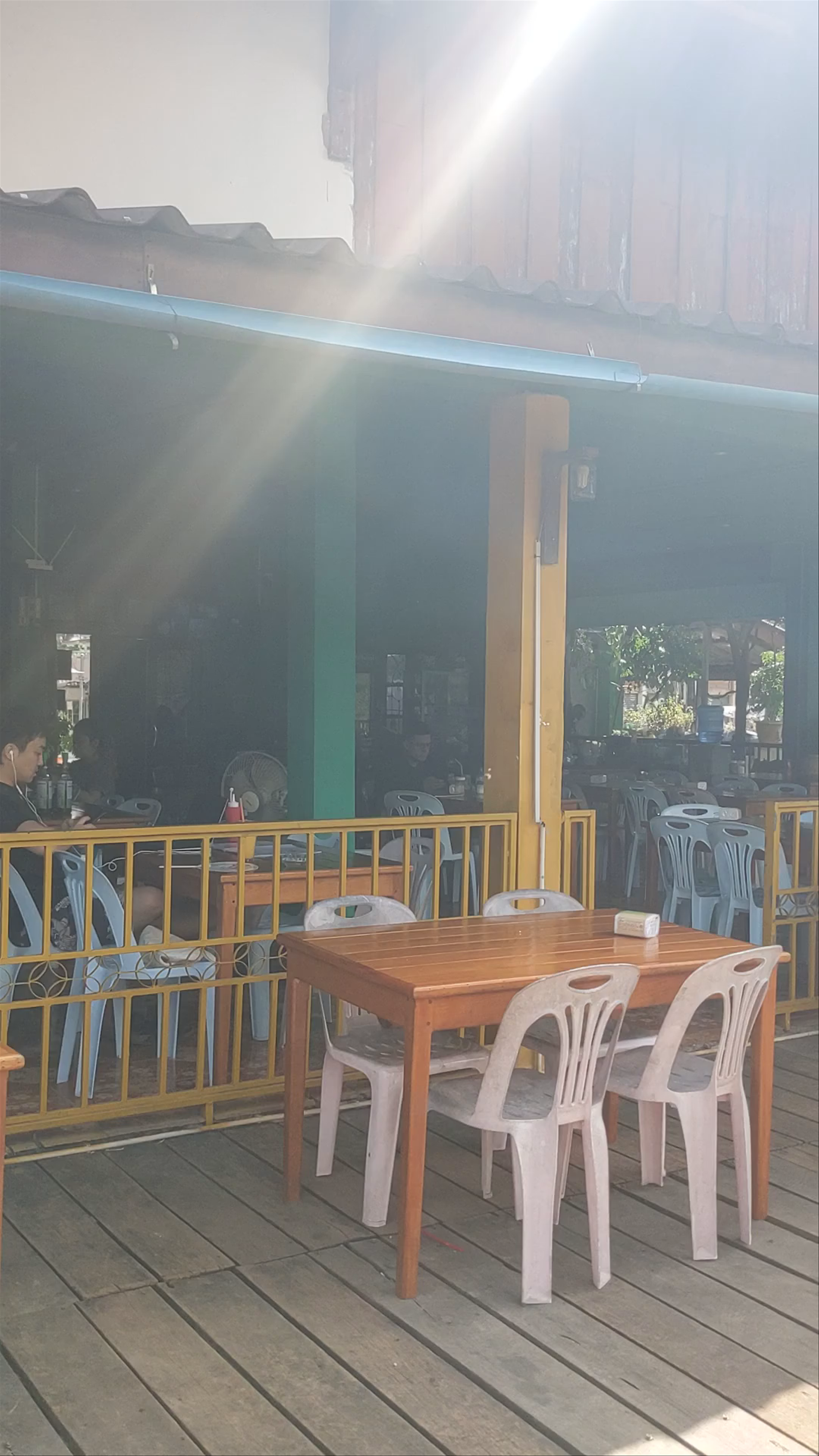 Green Restaurant in Vang Vieng: Scenic Dining with Mountain Views