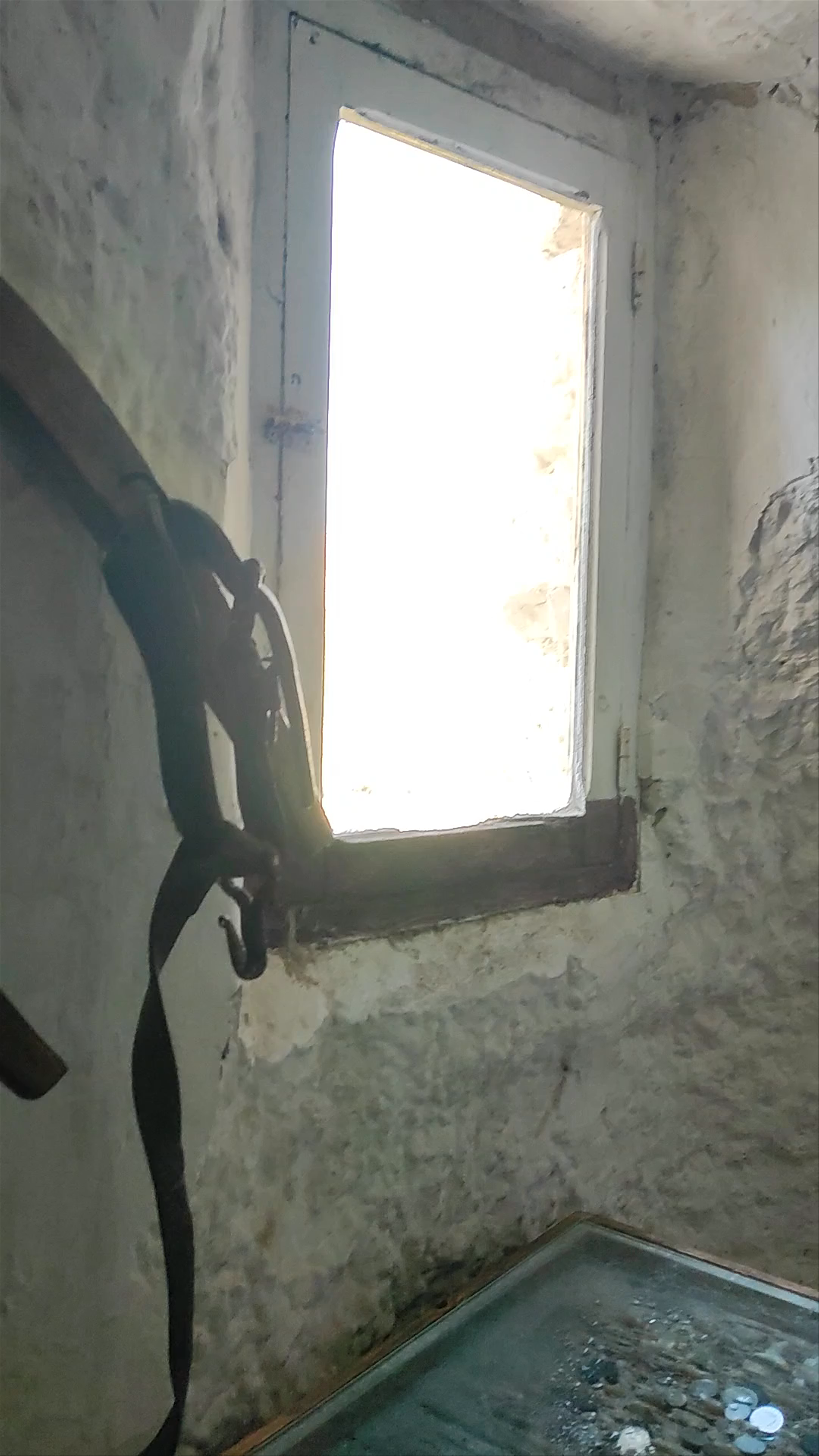 Cuevas del Diablo: Exploring the Ancient Cave Homes of Alcalá del Júcar