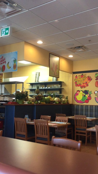 Cora - Love the cheerful decor - Breakfast & Brunch Near Me - Saint Albert, Alberta