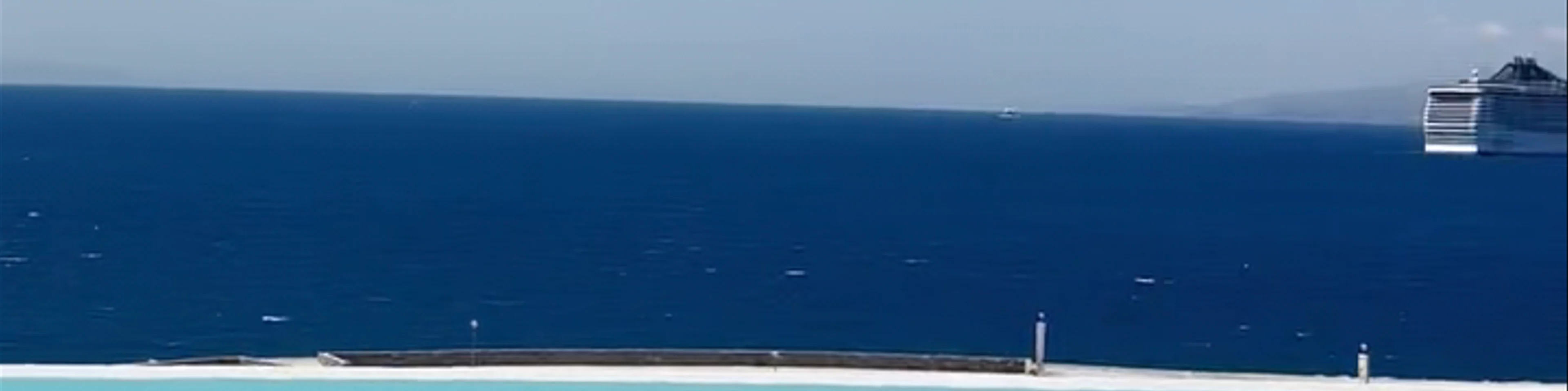 Kouros Hotel & Suites