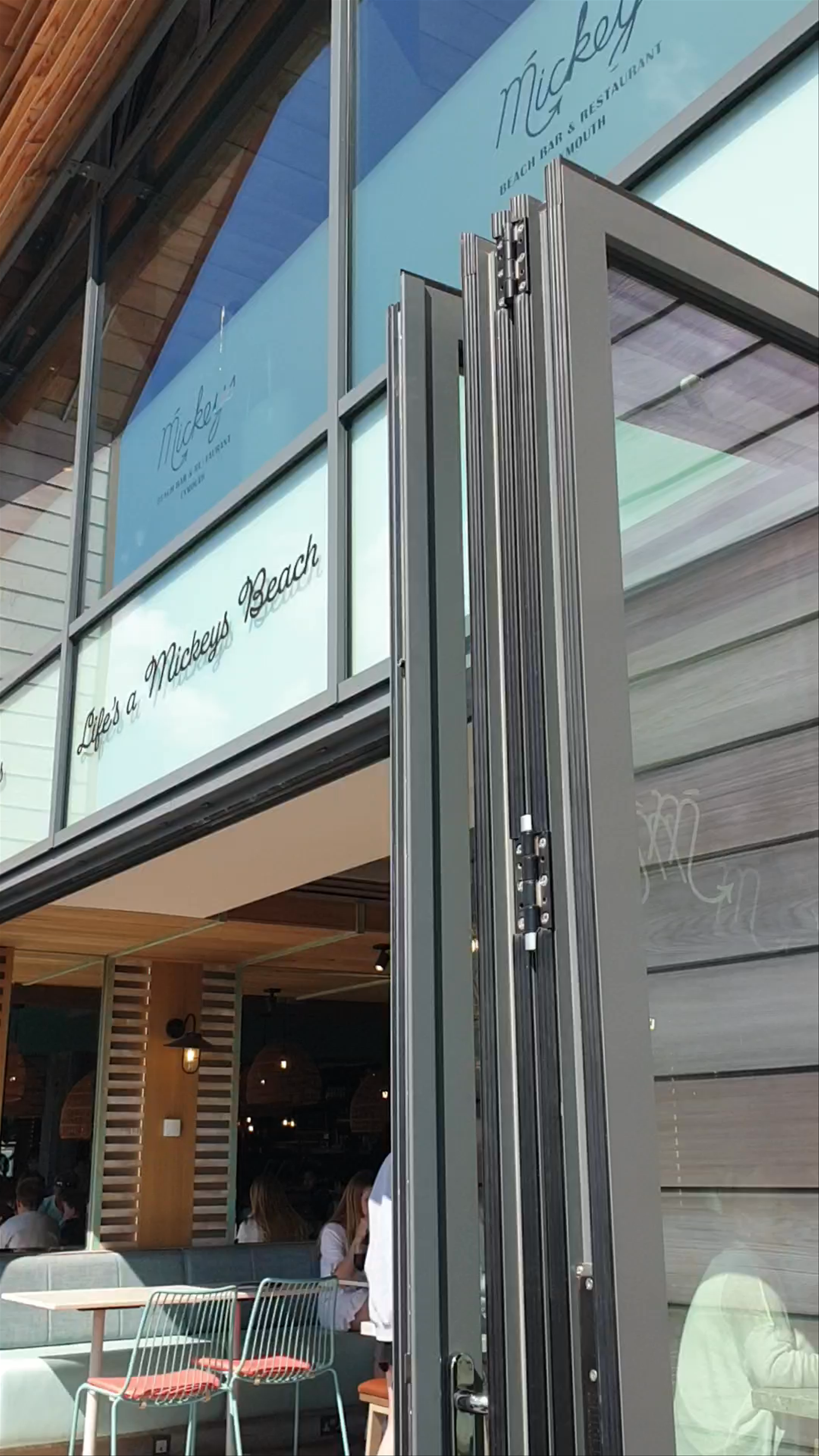 Mickeys Beach Bar & Restaurant: Relaxed Coastal Dining in Exmouth