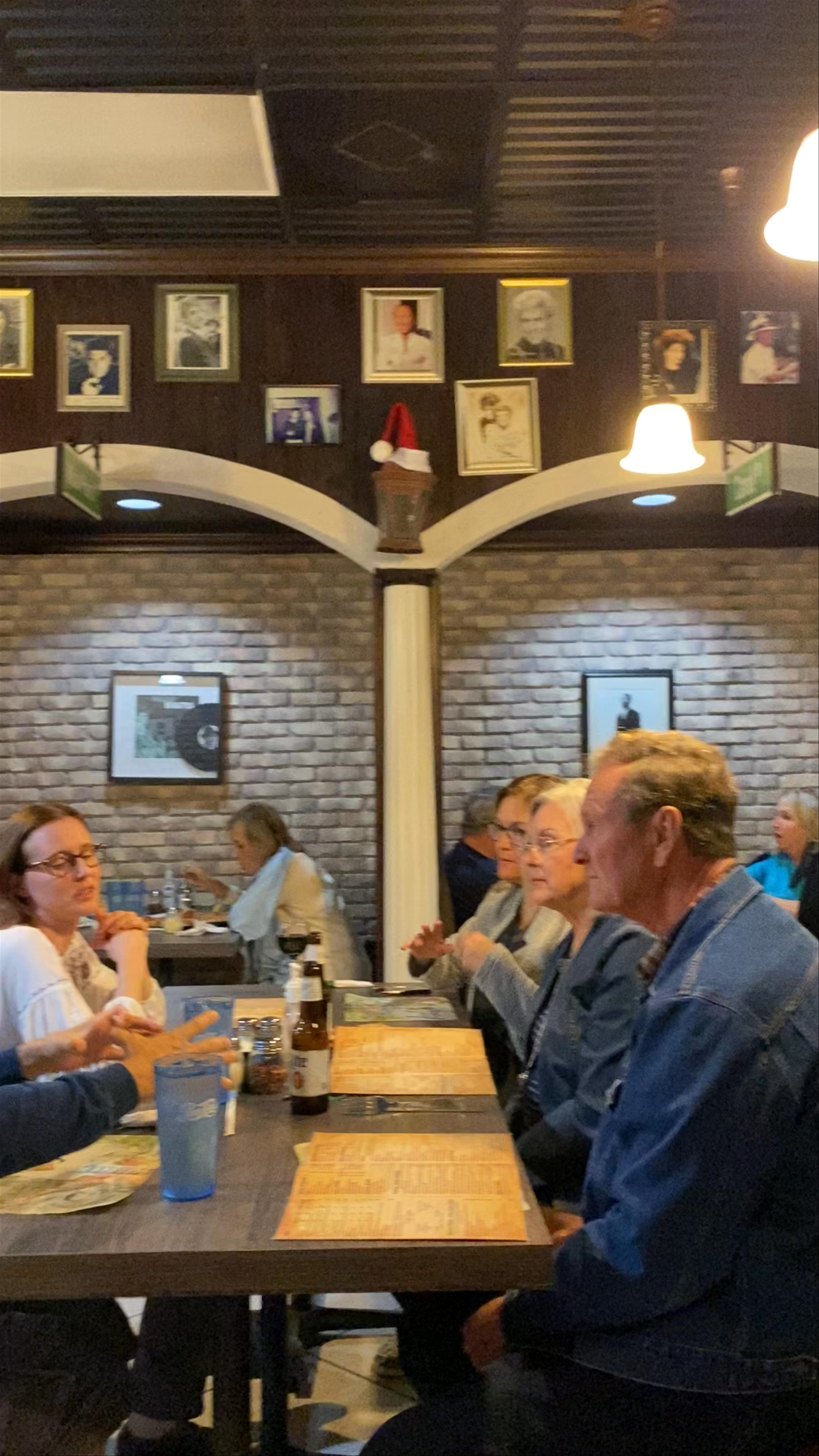 Pizza Time: Cozy Group Dining Experience in Boca Raton
