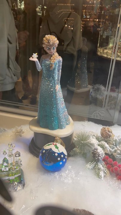 Crystal Arts - Want!!! - Souvenir Shops Near Me - Anaheim, California